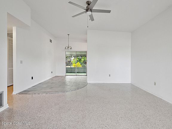 3rd image of 2919 Elder St