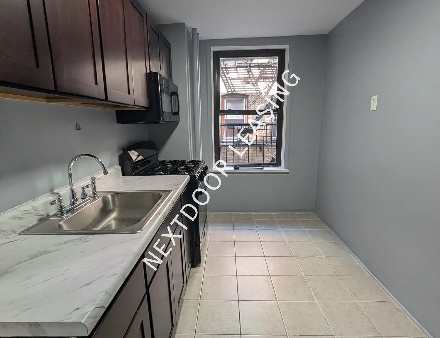38 W 29th St — Photo 2