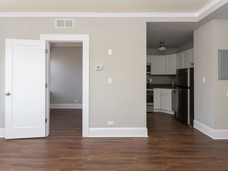 817 W Lakeside Pl #107 — Photo 8