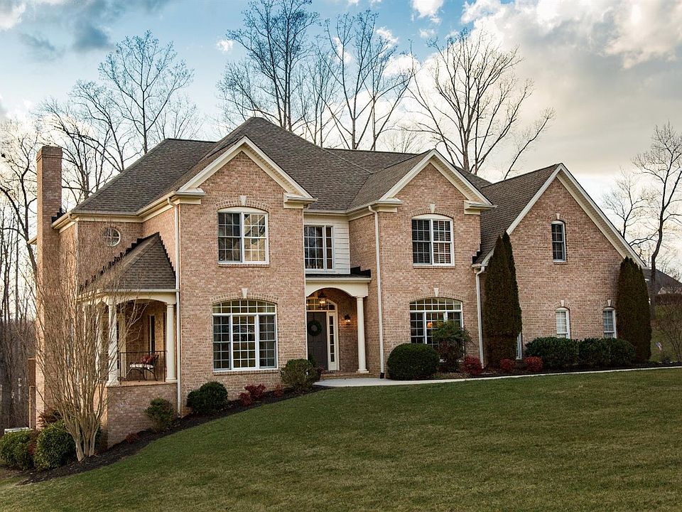 1st image of 202 Waterton Dr