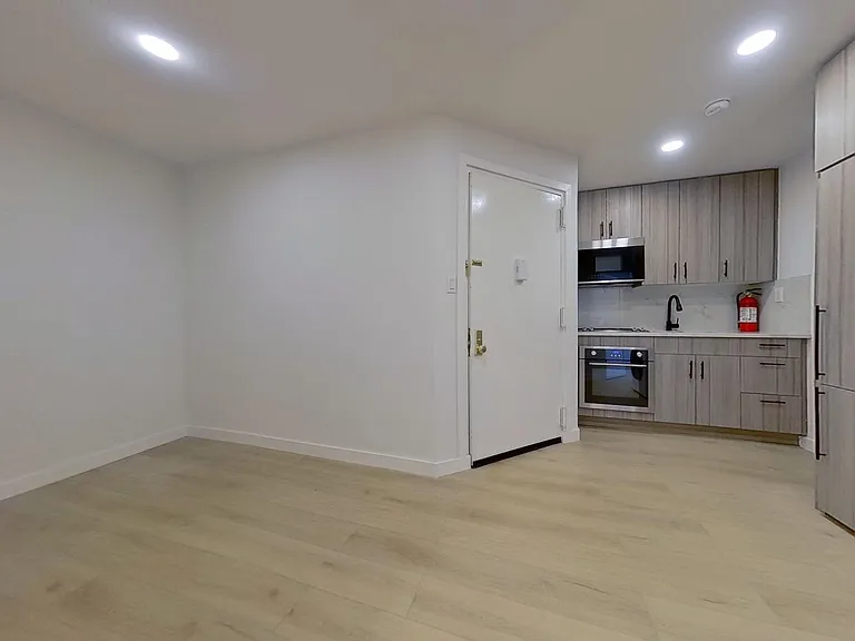286 Broome St #5 — Photo 4