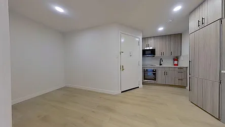 Rented by R New York