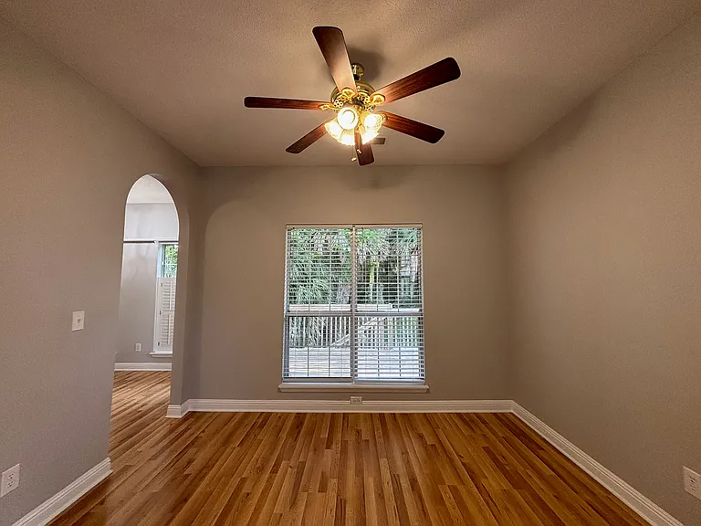 1715 Crystal Lake Dr — Photo 10