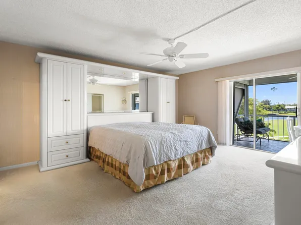 250 John F Kennedy Drive #Ph7, Lake Worth, FL 33462