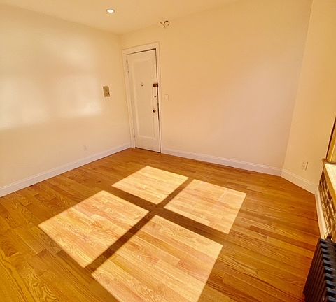 5th image of 32-30 41st St #4E