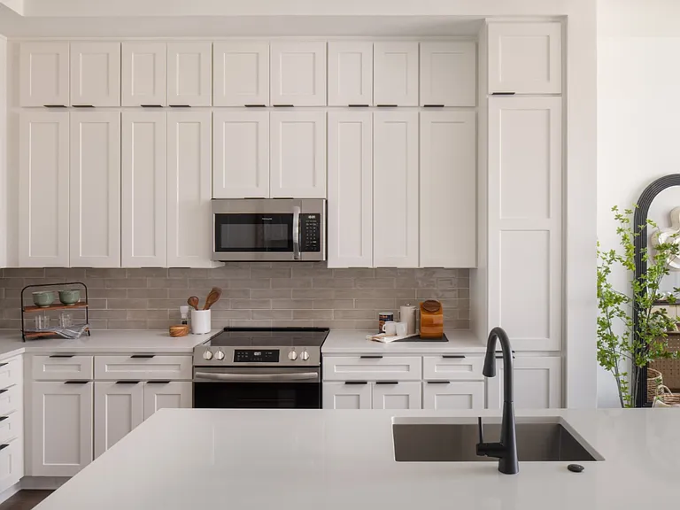 Oro Ballantyne — Photo 18