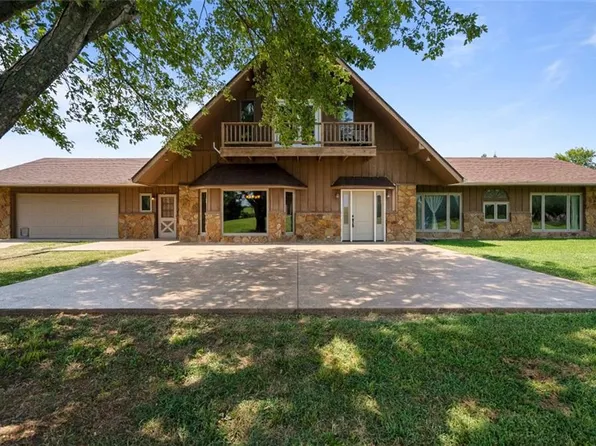 3908 County Road 2800 Rd, Independence, KS 67301