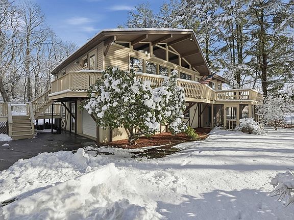 2nd image of 6 Jessie Ln