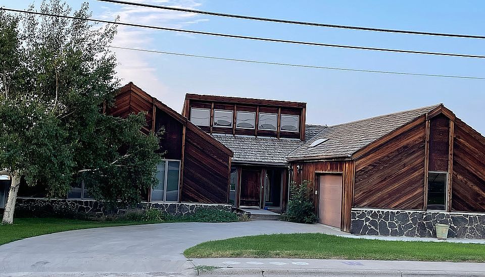 S Front Entrance, top garag 