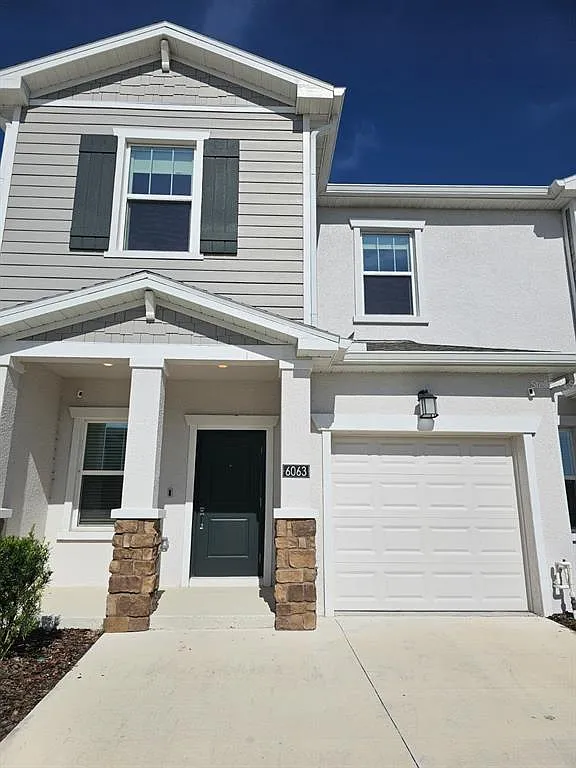 3 bed, 3.0 bath, 1834 sqft, $2,300 — Photo 1