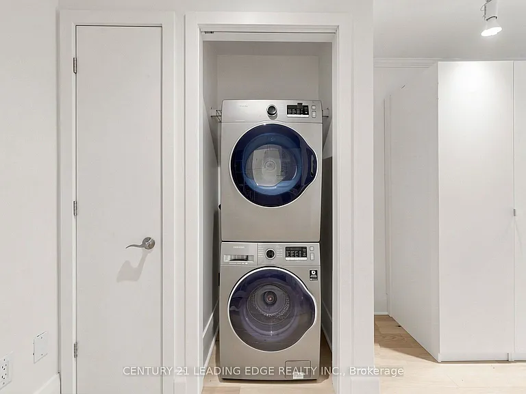 679 Woodbine Ave E #2 — Photo 16