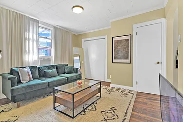 Rented by R New York