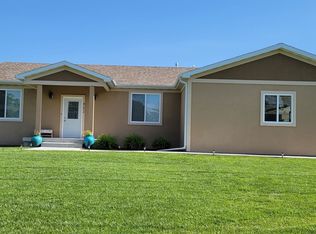 902 W Walker Rd, North Platte, NE 69101
