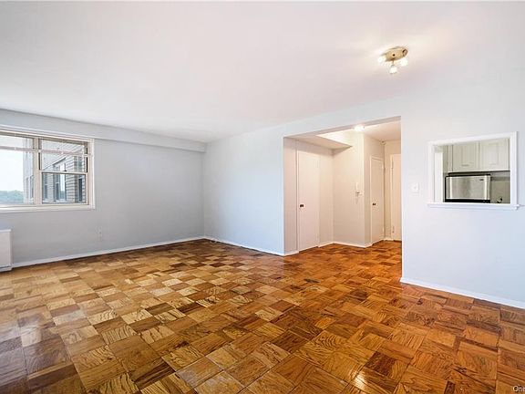 5th image of 30 Lake St APT 11K