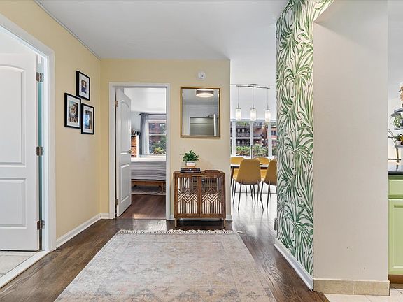 5th image of 525 W Hawthorne Pl APT 201