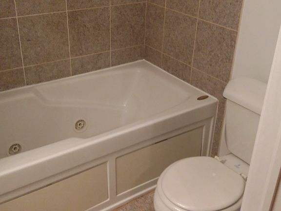 4th image of 120 E 49th St #208