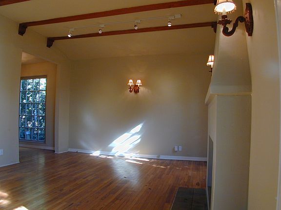 3rd image of 832 N Stanley Ave
