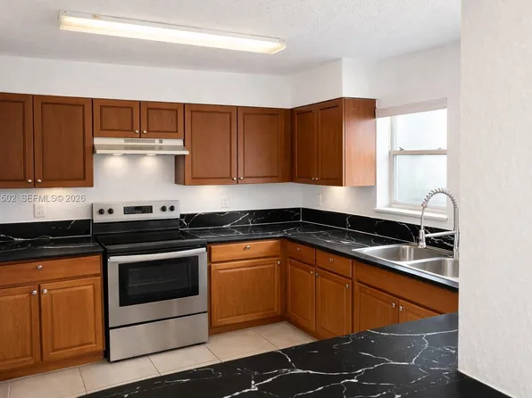 2752 NW 131st St Unit 2752, Opa Locka, FL 33054