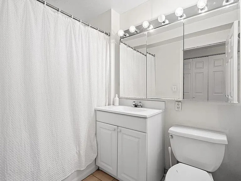20 2nd St #909 — Photo 10