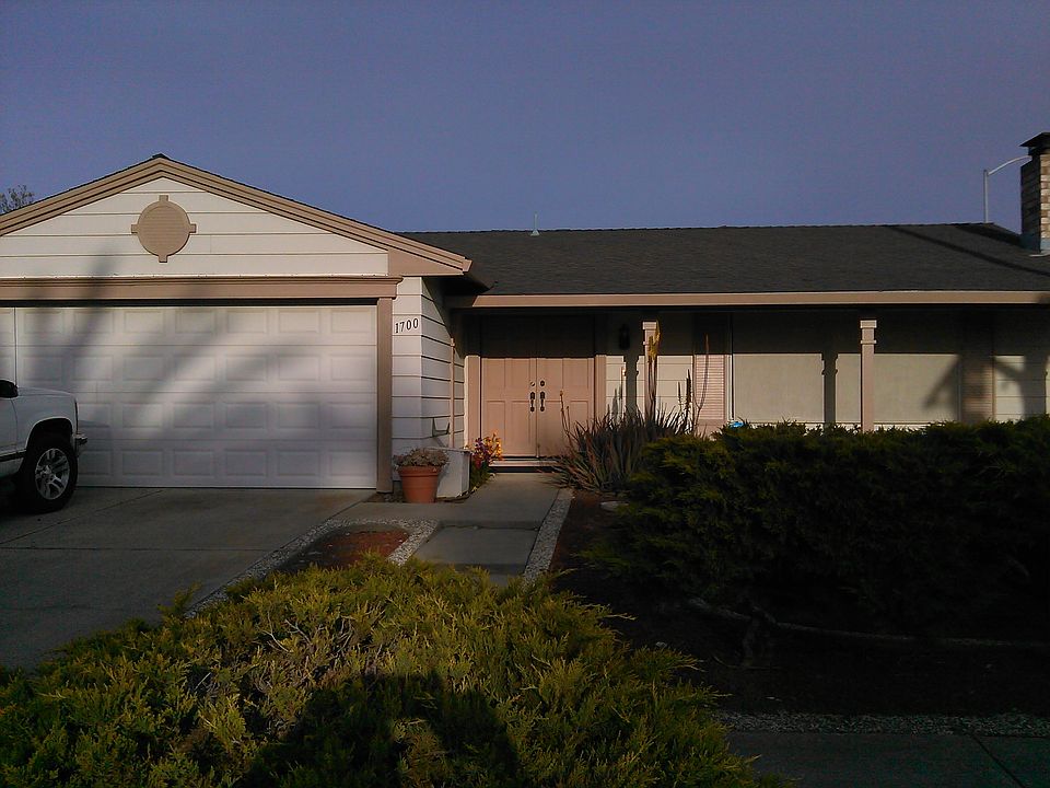 1st image of 1700 Lincoln Blvd