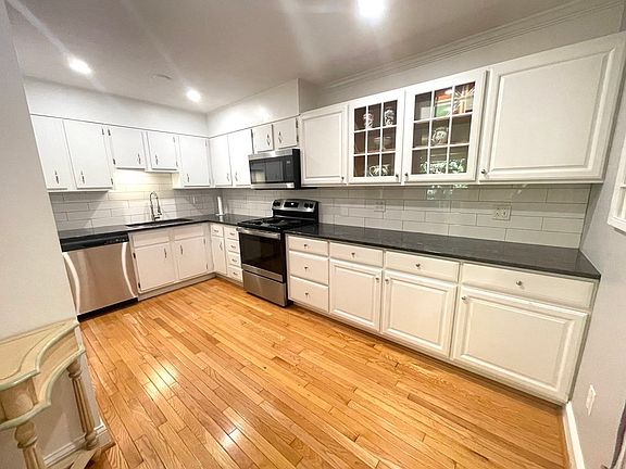 2nd image of 2 Chapel Hill Dr APT 8