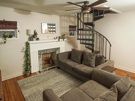 Living room (this is what you see when coming in the front door)