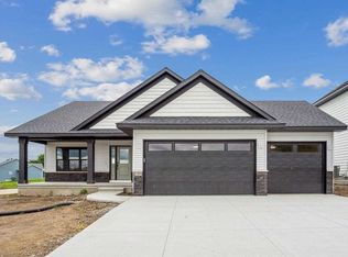 1289 Covered Wagon Dr, Iowacity, IA 52240