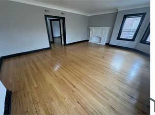 7627 S Essex Ave, Chicago, IL