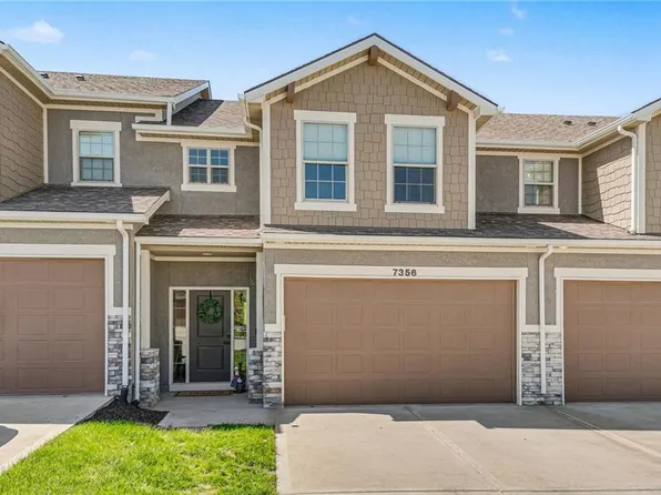 7356 Aaron St #26-B, Parkville, MO 64152