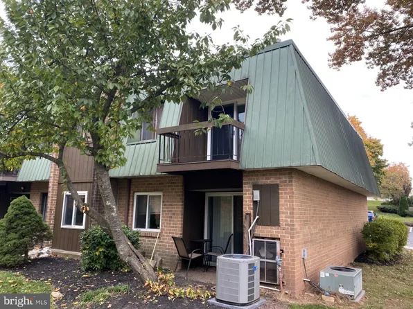 1028 Meadowview Ln #1028, Mont Clare, PA 19453