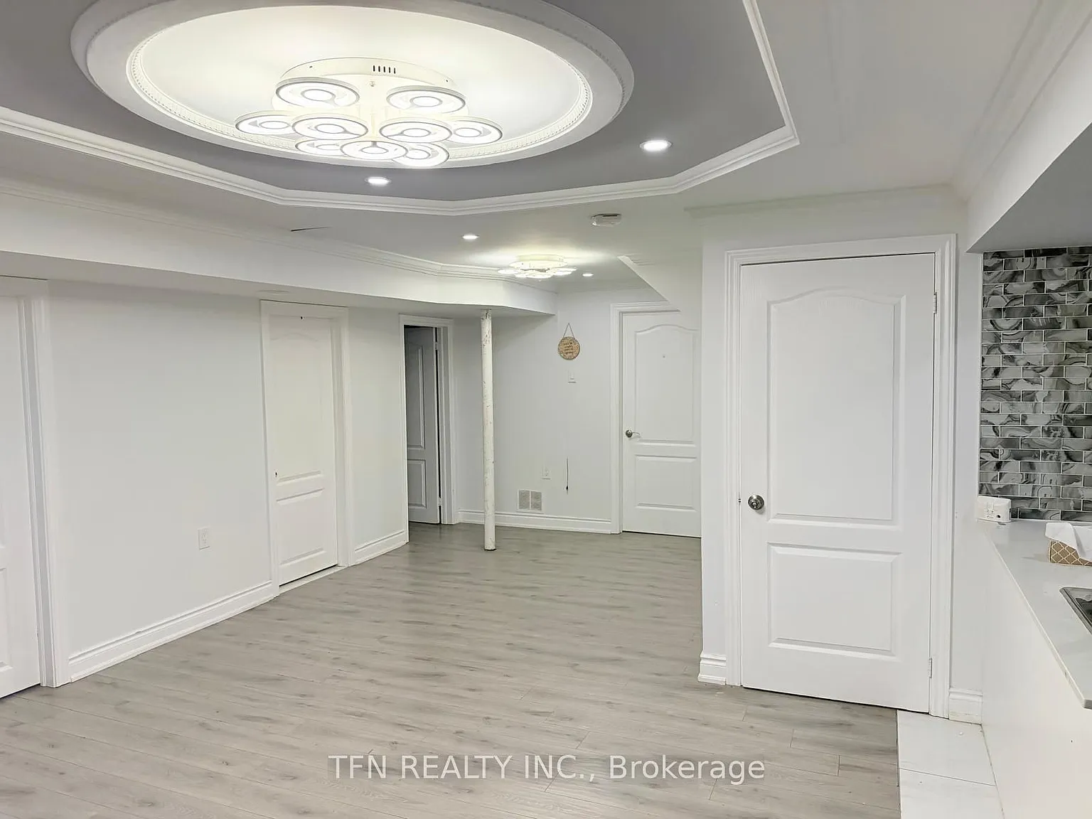 2 bed, $1,900 — Photo 2