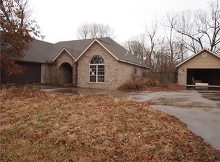 1636 N John Miller Rd, Fayetteville, AR 72704