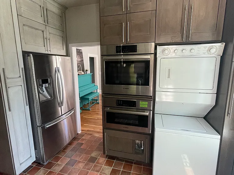 217 N F St — Photo 11