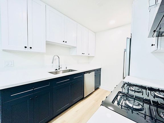 3rd image of 12721 Caswell Ave #104