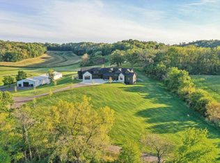 9933 Carter Rd, Mazomanie, WI 53560