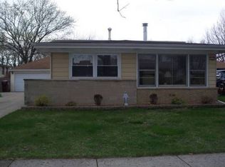 320 Roberta Ln, Chicago Heights, IL