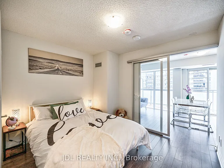 20 Meadowglen Pl #334 — Photo 7
