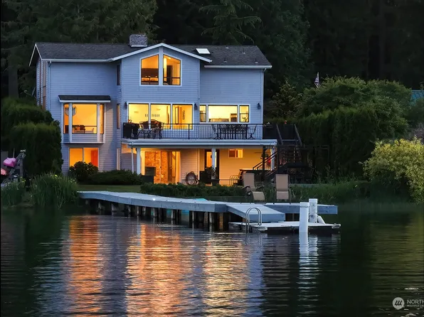 16825 W Lake Goodwin Drive, Stanwood, WA 98292