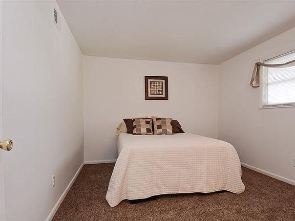 5th image of 5430 Scarlet Dr APT F