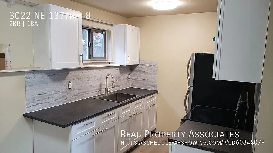 Lake City Two Bedroom Apartment — Photo 4