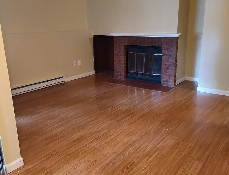 4501 Boardwalk Dr #K — Photo 6