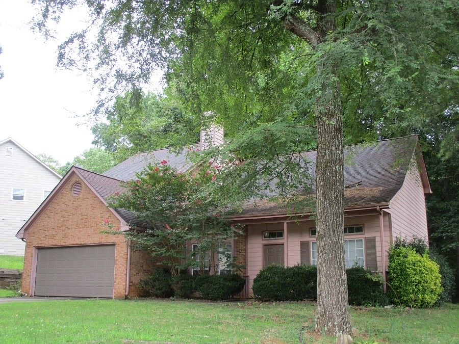 2nd image of 1792 Wedgewood Close