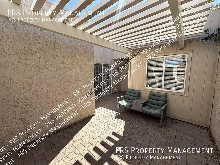 5100 N Miller Rd #11 — Photo 3