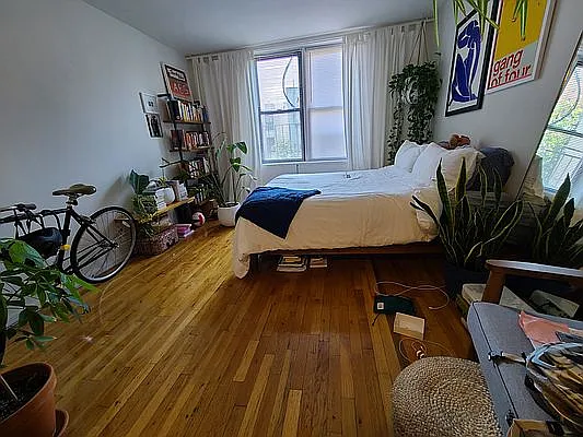 Rented by Point NYC | media 6