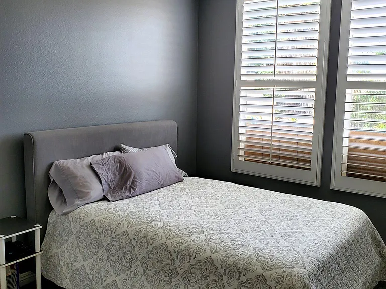 656 Milford St — Photo 32