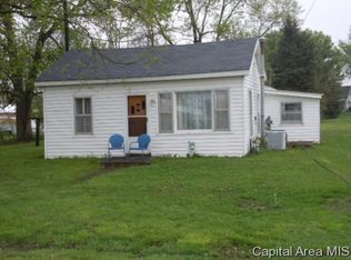 208 E Maple St, Stronghurst, IL 61480