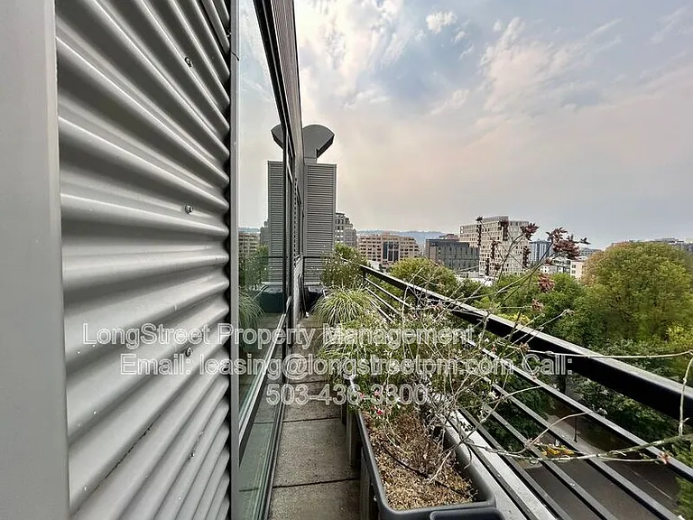 300 NW 8th Ave #902 — Photo 40