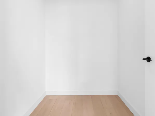 480 Kent Avenue image 5 of 18