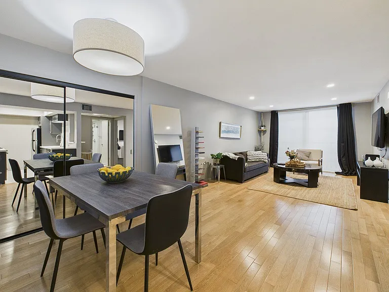 888 Hilgard — Photo 33