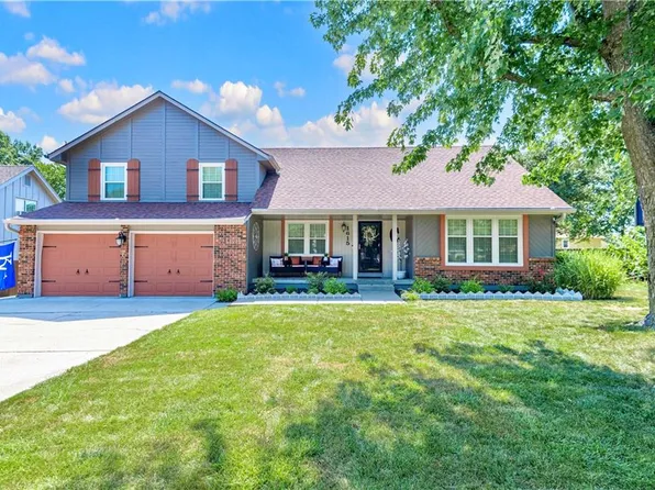 1615 NE Oak Tree Dr, Lees Summit, MO 64086